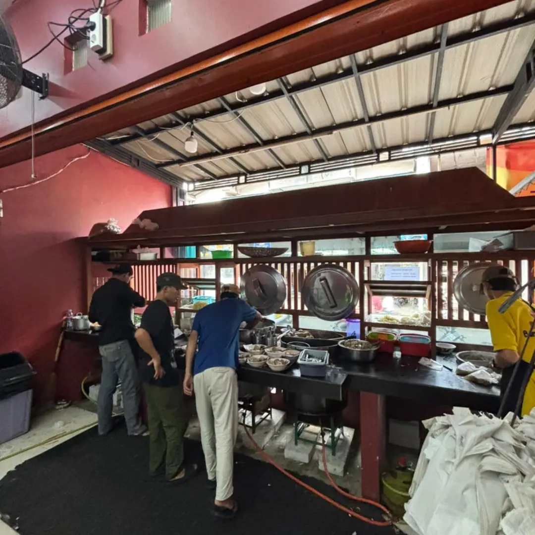 Suasana Kedai BBC 3